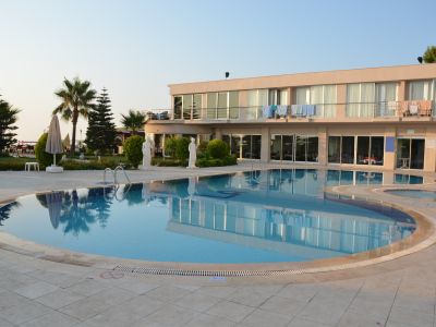 La Perla Resort & Hotel Белдиби Екстериор снимка